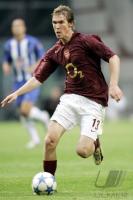 Fussball International: Arsenal, HLEB Einzelaktion am Ball