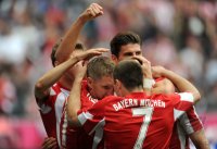 Fussball 1. Bundesliga :  JUBEL Bastian Schweinsteiger mit Franck Ribery (v.li., FC Bayern Muenchen)