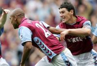 Fussball Barclays Premiership: Aston Villa - Newcastle United