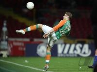 Fussball 1. Bundesliga: Bremen, KLASNIC Einzelaktion am Ball