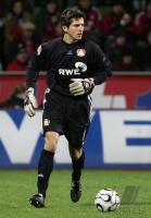 Fussball 1. Bundesliga: Bayer Leverkusen - VFL Wolfsburg, Einzelaktion am Ball.