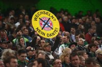 FUSSBALL  DFB POKAL SAISON  11/12  HALBFINALE, Plakat; Wechseln? Nein Dante!