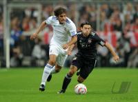 FUSSBALL Testspiel : PEDRO LEON SANCHEZ (li, Real Madrid) gegen Danijel Pranjic (re, FC Bayern Muenchen)