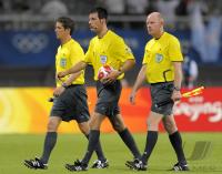 FUSSBALL  Olympia 2008  Peking  Vorrunde Elfenbeinkueste - Argentinien