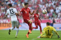 Fussball 1. Bundesliga Saison 15/16: FC Bayern Muenchen - Bayer 04 Leverkusen