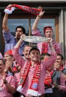 Fussball 1. Bundesliga :  JUBEL  VAN BOMMEL   (FC Bayern Muenchen)