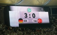 Fussball International EM 2012-Qualifikation:  ANZEIGENTAFEL IM  Berliner Olympiastadion mit Ergebnis
