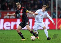 Fussball 1. Bundesliga : Simon Rolfes (li, Bayer 04 Leverkusen) gegen Andreas Ottl (re, FC Bayern Muenchen)