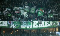 Fussball 1. Bundesliga, Saison 2011/2012: Werder Fankurve mit Fahnen