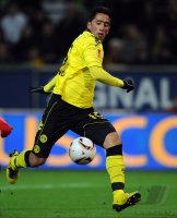 Fussball: Euroa League, Saison 2010/2011: Dortmund, BARRIOS am Ball