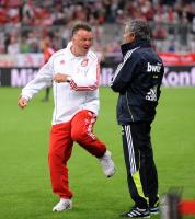 FUSSBALL Testspiel : Trainer Louis van Gaal (li, FC Bayern Muenchen) mit Trainer Jose Mourinho (re, Real Madrid)