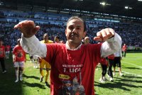 2. Fussball Bundesliga : AUGSBURG JUBEL NACH DEM AUFSTIEG IN DIE ERSTE 1. BL