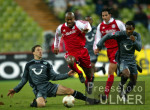 Fussball 1. Bundesliga: Bayern - Hannover, Zweikampf