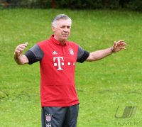Fussball 1. Bundesliga 2016/2017: Fototermin beim FC Bayern Muenchen