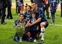 Fussball Champions League Finale: JUBEL Lucio mit seinen Kindern Victoria, Joao Victor und Valentinna (Inter)