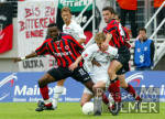 Fussball 2. Bundesliga: Frankfurt - Reutlingen, Zweikampf