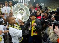 JUBEL  beim Meister  BVB Marcio Amurosso mit der Schale