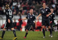 Fussball DFB Pokal 10/11 : (v. li.) Bayern Jubel mit Anatoliy Tymoshchuk, Franck Ribery, Daniel van Buyten