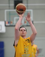 Basketball   UE 40    SV 03 Tuebingen - TV Langen