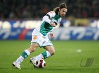 Fussball 1. Bundesliga: Bremen, FRINGS Einzelaktion