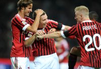 FUSSBALL SERIE A: Luca Antonini, Cassano Antonio , Ignazio Abate (v. li., AC Mailand)
