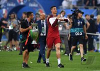 Fussball Europameisterschaft 2016 Finale: JUBEL Cristiano Ronaldo (Portugal) mit Pokal