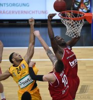 Basketball 1. Bundesliga 14/15 Hauptrunde:  Walter Tigers Tuebingen - Brose Baskets Bamberg