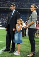 FUSSBALL Trofeo Luigi Berlusconi: Praesident Andrea Agnelli mit Frau Emma Winter und Tochter Baya (Juve)
