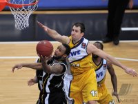 Basketball 1. Bundesliga  11/12:  Walter Tigers Tuebingen - EWE Baskets Oldenburg