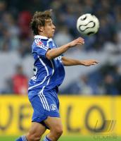 Fussball 1. Bundesliga: Schalke, RAFINHA Einzelaktion