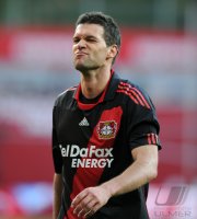 Fussball: 1. Bundesliga Saison 2010/2011: Leverkusen - Schalke