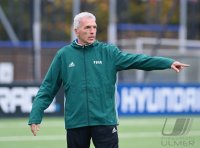 Trainer Ernst Middendorp