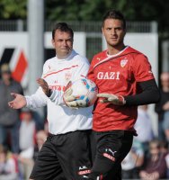 Fussball 1. Bundesliga 2011/2012: Torwartrainer Andreas Menger (VfB Stuttgart) und  Torwart Sven Ulreich (VfB Stuttgart)