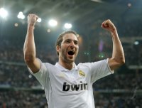 FUSSBALL  CHL  Saison 2011/2012:  JUBEL Gonzalo Higuain (Real Madrid)