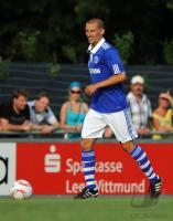FUSSBALL, 1. BUNDESLIGA, SAISON 2010/2010: Schalke: KLUGE Einzelaktion