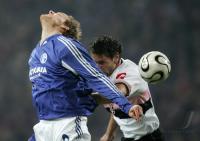 Fussball Uefa-Pokal: Schalke - Palermo, Zweikampf