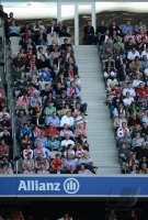 Fussball 1. Bundesliga, Saison 2012/2013: In der Allianz Arena sitzen die Fans auf der Tribuene