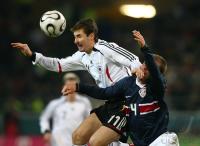 Fussball International: Deutschland - USA, Zweikampf