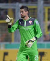 Fussball DFB Pokal 2. Runde 13/14: Torwart Thorsten Kirschbaum (VfB Stuttgart)