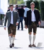 Fussball 1. Bundesliga 15/16: Thomas Mueller (FC Bayern Muenchen) und Robert Lewandowski (FC Bayern Muenchen)