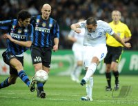 FUSSBALL CHL  Saison 10/11:  TOR zum  2:5 von Edu (FC Schalke 04)