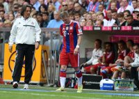 Fussball, 1. Bundesliga  Saison 2013/2014: Verletzung Bastian Schweinsteiger (FC Bayern Muenchen)