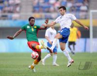 FUSSBALL  Olympia 2008   Vorrunde  Maenner Kamerun - Italien