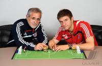 Fussball 1. Bundesliga : Gerd Mueller mit Thomas Mueller , FC Bayern Muenchen