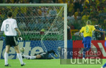 FUSSBALL Weltmeisterschaft  Spielszenen Ronaldo Tor 0-1