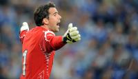 Fussball, Glasgow:  Torwart ALEXANDER