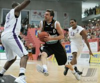 Basketball  1. Bundesliga  10/11:  Walter Tigers Tuebingen -  BG Goettingen