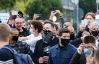 Tesla-Chef Elon Musk besucht Biopharma-Unternehmen Curevac