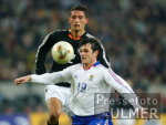 Fussball: Deutschland - Frankreich, Zweikampf