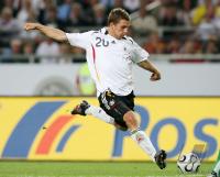 Fussball, Deutsche Nationalmannschaft, PODOLSKI Einzelaktion